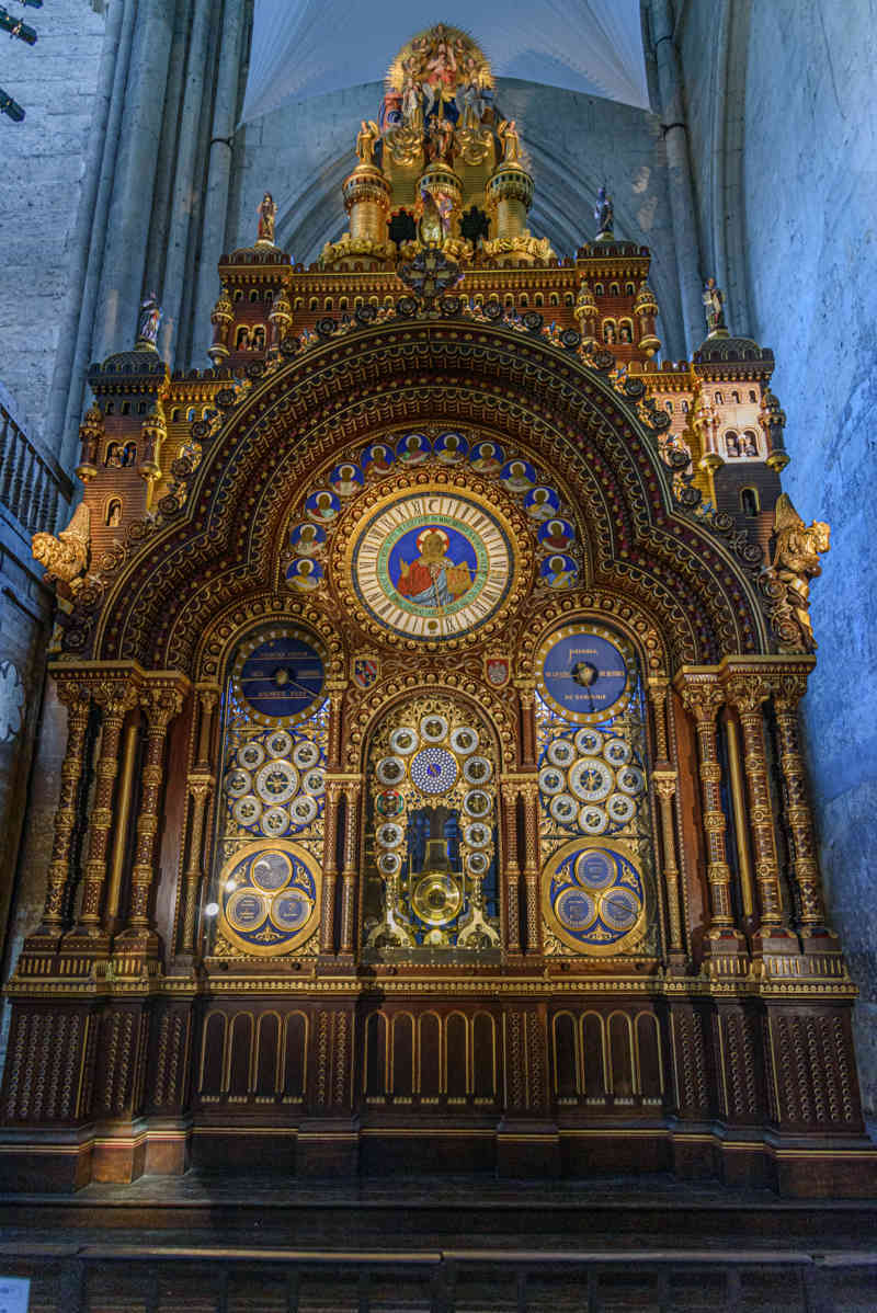 Francia - Beauveais 16 - catedral de San Pedro de Beauvais.jpg